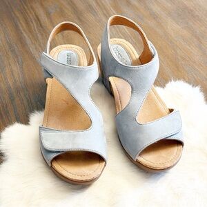 BUSSOLA Taupe and Blue Wedge Noella Sandals size 9